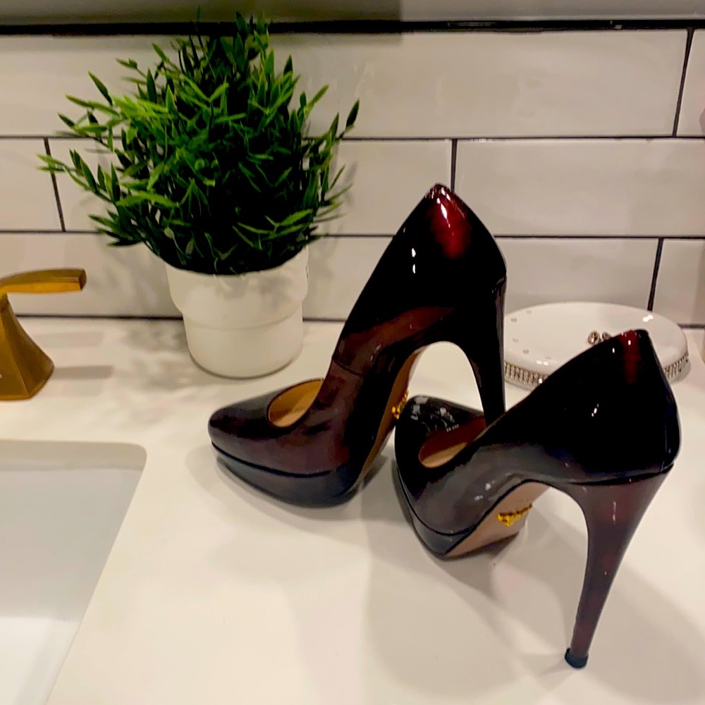 6inch gorgeous prada burgundy patent Leather heels size Italy 37.5
